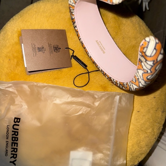 Burberry Multicolor Hair Accessory - Picture 2 of 3